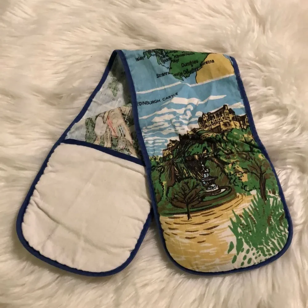 Scotland Tourism Souvenir Double Handed Potholder Map Castle Highland Soldier